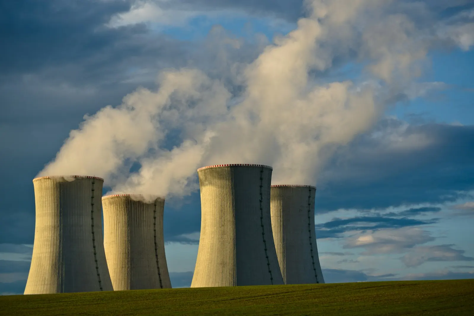 Tours de refroidissement d'une centrale nucléaire